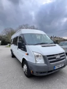 16-seater minibus for airport transfers from Hull to UK airports